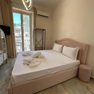 Valentino House Vico Mattonelle 48 , Napoli Italia